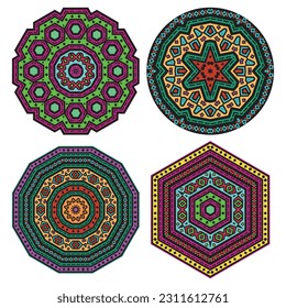 Vektorset von vier bunten und ethnischen Mandala-Designs