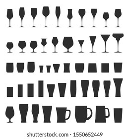 Conjunto vectorial de siluetas de vidrio. 50 copas totalmente editables para vino, cerveza, whisky, coñac, cuentos y otras bebidas alcohólicas aisladas. Diferentes tipos de tallos, panaderos y tazas.