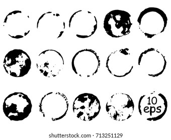 Vector set of hand-drawn circles in grunge style on a white background. Vector  logo, cirles elements dising.