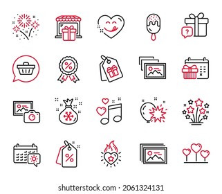 Iconos Vector Set de Festividades relacionados con el corazón de amor, la llama del corazón y los iconos de dardos de globo. Tienda de regalos, sonrisa deliciosa y carteles de calendario navideño. Helado, regalo secreto y calendario de viajes. Vector