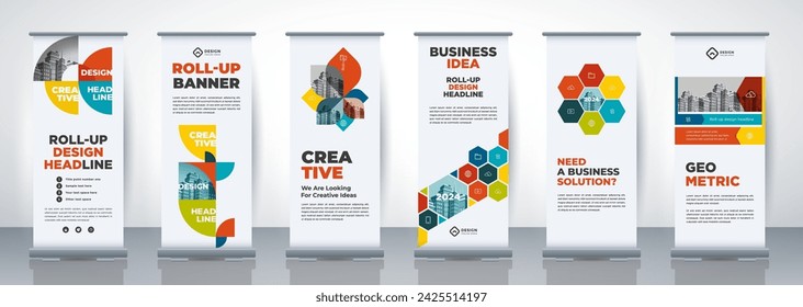 Vector Set von modernen Roll Up Banner Ständer Design. Broschüre für Ausstellung, Messe, Show, Fest.