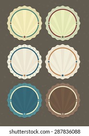 Conjunto vectorial de insignias redondas de estilo vintage sobre fondo texturado 