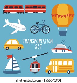 Conjunto de vectores con transporte: tren, avión, vehículo, autobús escolar, barco, globo aerostático, bicicleta. Recogida del transporte. Ilustración infantil.