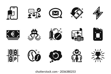 Conjunto vectorial de íconos de trofeo, energía y aceite de cartucho conjunto simple. Lugar de estacionamiento, íconos del mapa de seguros familiares y del tesoro. Cashback, granos de café y carteles de barco. Símbolo web simple de trofeo. Vector