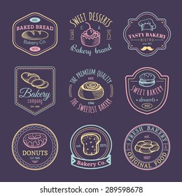 Conjunto vectorial de logos de panadería vintage. Colección de emblemas retro con galletas dulces: galleta, bizcocho, muffin, cruasán. Iconos de pastelería Hipster. Elementos del desierto. Pan y pan aislados.