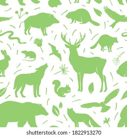 Patrón transparente de los animales de silueta vectorial. Venado, liebre, zorro, erizo, ardilla, lobo, oso, serpiente, castor, racón, ratón, jabalí y pájaros. Animales verdes forestales y hierbas en un fondo blanco