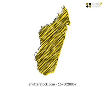 Silueta vectorial chaótica dibujado a mano garabatos dibuja esbozos amarillos y negros del mapa de Madagascar sobre fondo blanco.