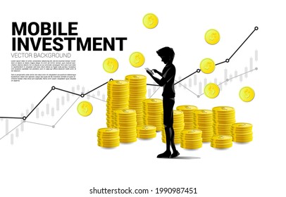 Hombre de silueta vectorial con teléfono móvil y pila de moneda de un dólar. Concepto de inversión exitosa e inversión monetaria.