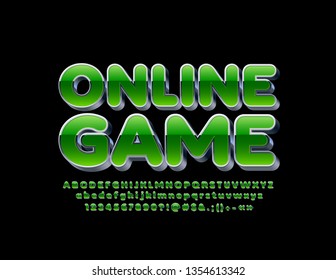 Juego en línea con etiqueta de tecnología vectorial con fuente reflectante. Conjunto de alfabetos verde y plateado. Letras, números y símbolos metálicos para el ciberdeporte.