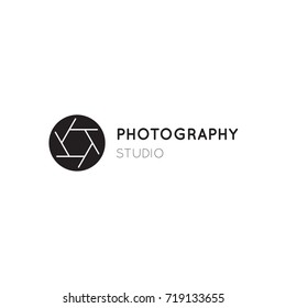 Vector thin line icon, camera shutter silhouette. Logo template illustration for photographer, photography studio, shop or school. Black on white isolated symbol. Simple modern design.