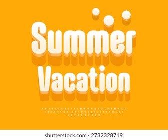 Vector Touristische Angebot Sommerurlaub. Elegante weiße 3D-Schriftart. Niedliche runde Alphabetbuchstaben, Zahlen und Symbole