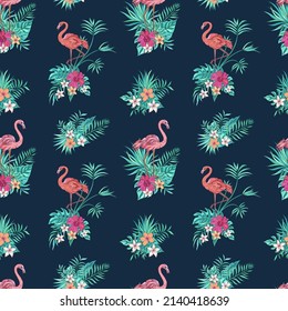 Vector de diseño sin fisuras con flamingo, hojas de palma, hibisco y plumería. La decoración de verano se imprime para envolver, papel pintado y tela. Textura vectorial sin inconvenientes. Flores de ramo tropical.