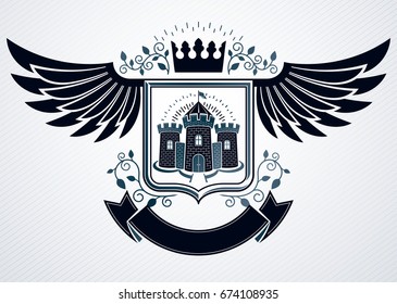 Escudo heráldico vectorial vintage creado en diseño de premios y decorado con la torre medieval y la corona monarca 