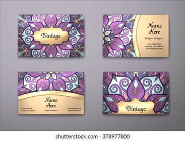 Vektorillustration Vintage Visitenkartenset. Blumenmandalamuster und -dekorationen. Orientales Design Layout. Islam, arabische, indische, ottomanische Motive. Vorderseite und Rückseite.