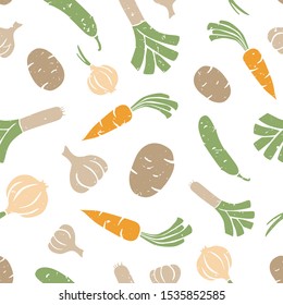 Vegetable seamless pattern. Ripe hand drawn carrot, leek, onion and potato on shabby background. Vector illustration