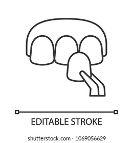 Veneer linear icon. Thin line illustration. Dental crown. Contour symbol. Vector isolated outline drawing. Editable stroke