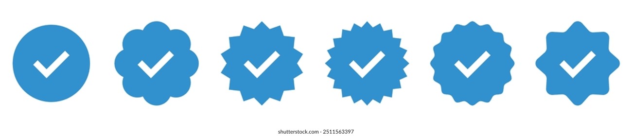 Conjunto de iconos de perfil de insignia verificado. Controles de redes sociales, señales garantizadas, marcas azules.
