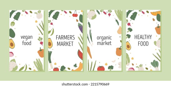 Banner vertical con diferentes verduras de colores para el mercado de los agricultores o el diseño de menús. Tarjeta alimenticia saludable. Marco o borde con varias plantillas de afiches de productos orgánicos locales. Ilustración plana vectorial.
