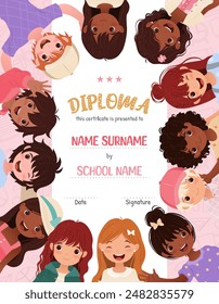 Certificado de Diploma de Vertical para Niños Escolares y Preescolares en Grados de Kindergarten o Primaria. Vector Plantilla en capas con lindo niño de dibujos animados y niñas de pie en un círculo. Niños Diversos.