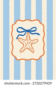Vertikale Postkarte mit einem orangefarbenen Seestern, der mit einem blauen Band gebunden ist, eingerahmt von einer Wellenform. Blaue wellenförmige Streifen im Hintergrund. Ideal für Strandthemen, Sommerpapiere oder Ferienaufkleber.