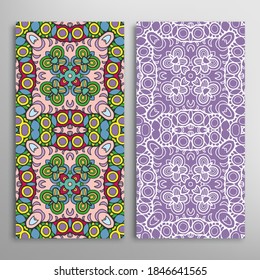 Vertikale nahtlose Muster, florale geometrische Spitzentechnologie für Hochzeit, Valentinstag, Grußkarte oder Geburtstagseinladung. Dekorative, nahtlose, doodle Hintergründe. Grenzmuster für ethnische Ziergegenstände