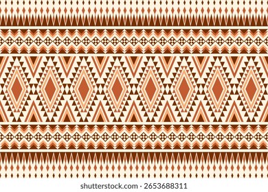 Ein lebendiges, nahtloses Muster, das reiche ethnische und geometrische Motive zeigt. Verfügt über sich wiederholende horizontale Streifen aus braunen, orangefarbenen und beigen Diamantendreiecken und abstrakten Formen, die eine traditionelle