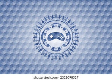 icono del videojuego dentro del emblema azul o de la placa con fondo de patrón geométrico. 