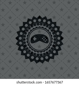 Icono de videojuego dentro del emblema negro de estilo retro