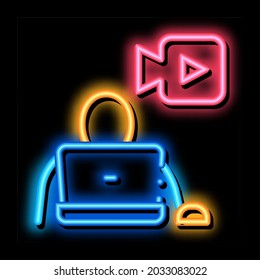 operador de vídeo neon light sign vector. Señal del operador de vídeo de icono brillante. ilustración de símbolo transparente