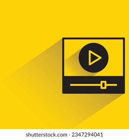 reproductor de vídeo con sombra sobre fondo amarillo