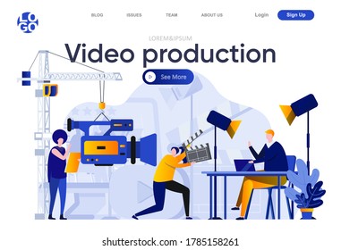 Página de inicio plana de producción de vídeo. Operador con cámara de vídeo y asistente en ilustración de vector de estudio. Equipo de trabajo de producción de vídeo que hace composición de páginas web de contenido de vídeo con personajes de personas.