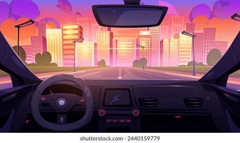 Blick aus dem Inneren des fahrerlosen Autos durch die Windschutzscheibe auf die Stadtlandschaft bei Sonnenuntergang oder Sonnenaufgang. Fahrzeug-Armaturenbrett mit GPS-Navigator und Tacho, Lenkrad, Spiegel. Autofahrt in die Stadt.