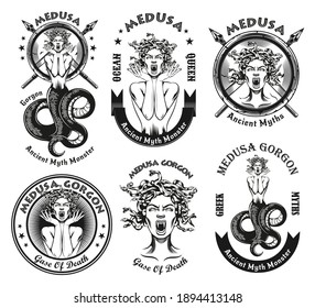 Insignias de época con conjunto de ilustración vectorial Medusa Gorgon. Mujer monocroma con serpientes vivas para el pelo. El concepto de mitología de la Grecia antigua puede utilizarse para la plantilla retro