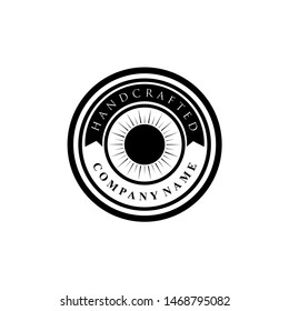 Vintage blank circle badge emblem vector logo design – classic round frame with retro ornamental lines and empty center, perfect for customizable labels, logo templates, packaging design, or handcraft