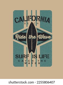 Vintage California Surfboard Typography beach Surfing Life capta el paseo de la ola diseño gráfico retro para la impresión de camisetas, afiche, pegatina, etiqueta, etc