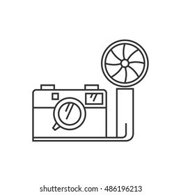 Vintage camera icon in thin outline style. Photography picture imaging analog old retro flash bulb