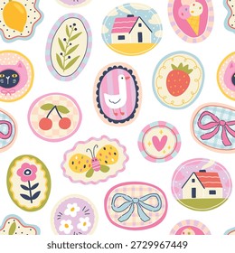 Vintage Cottagecore nahtloses Muster mit handgezeichneten Medaillons. Lustige Sommer kindischen Doodle Hintergrund für Textil-und Kindergarten Stoffdesign mit niedlichen Tieren, Sommer Früchte und Blumen