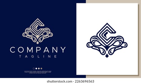 Diseño del logotipo de la letra inicial C decorativa de época.