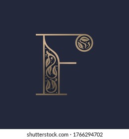 Logotipo de letra F vintage con decoración premium. Letra serif de línea clásica. Icono vector perfecto para usar en cualquier etiqueta de alcohol, afiches de glamour, identidad de lujo, etc.