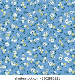 Vintage, floraler Hintergrund. Blumenmuster mit kleinen weißen und gelben Blumen auf hellblauem Hintergrund. Nahtlose Muster für Design- und Modedrucke. Ditsy-Stil. Stock-Vektorgrafik.