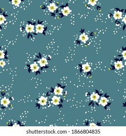 Fondo floral vintage. Patrón vectorial transparente para el diseño y las impresiones de moda. Patrón floral con flores blancas sobre un fondo azul oscuro. Ramo de primavera.