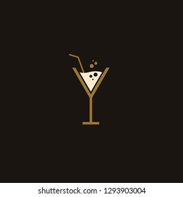 vintage glass Cocktail logo design vector. alcohol drink icon vector design template 