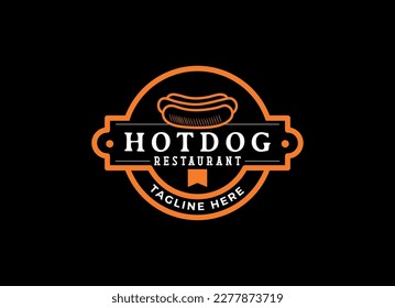 Vintage Hot Dog Logo Vector. Fast Food Hot Dog Illustration für Straßennahrung.