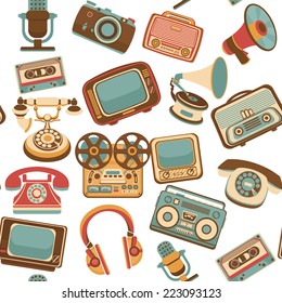 Vintage media gadgets colored seamless pattern with vintage electronic devices vector illustration