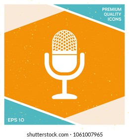 Vintage microphone icon