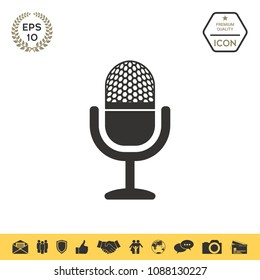 Vintage microphone icon