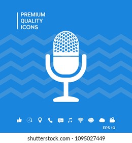 Vintage microphone icon