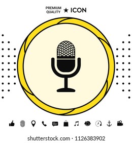 Vintage microphone icon