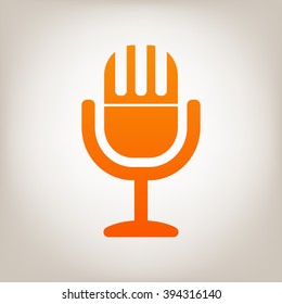 Vintage microphone icon