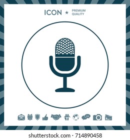 Vintage microphone icon